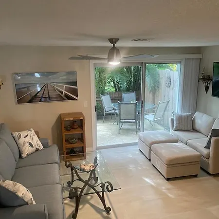 Coastal Townhome In Jupiter 1 Mile To Beach! Exterior photo
