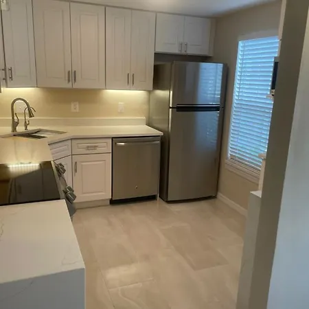 Coastal Townhome In Jupiter 1 Mile To Beach! Exterior photo