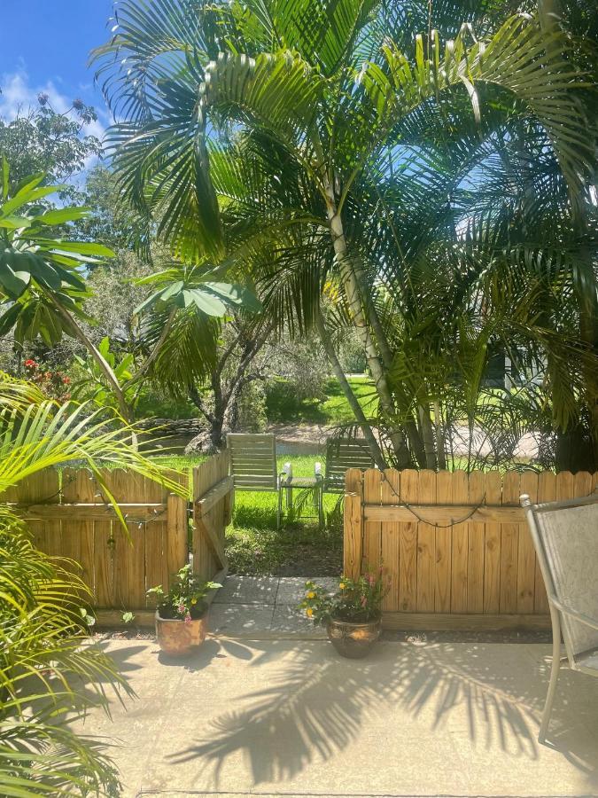 Coastal Townhome In 1 Mile To Beach! Holiday home Jupiter