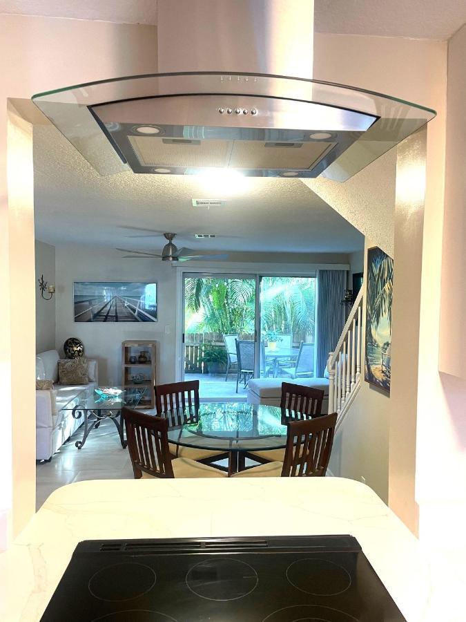 Holiday home Coastal Townhome In 1 Mile To Beach! *