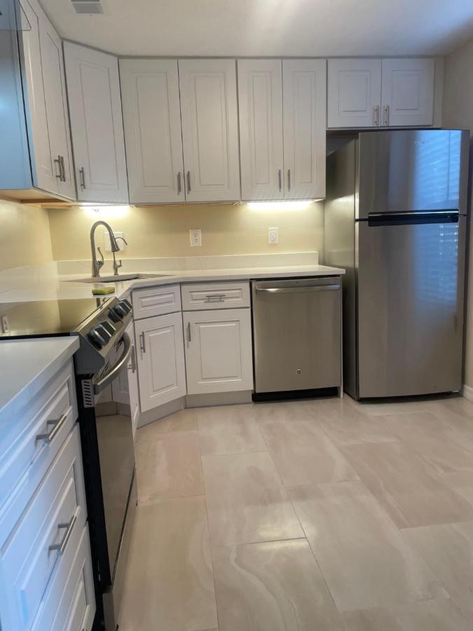 Coastal Townhome In 1 Mile To Beach! Jupiter