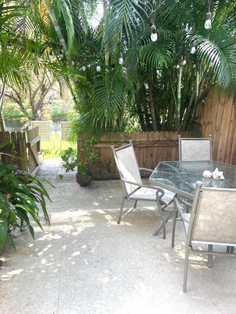 Coastal Townhome In 1 Mile To Beach! Jupiter